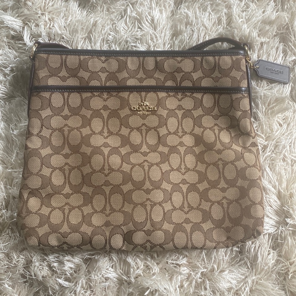 Coach Crossbody AUTHENTIC NEW! Brown